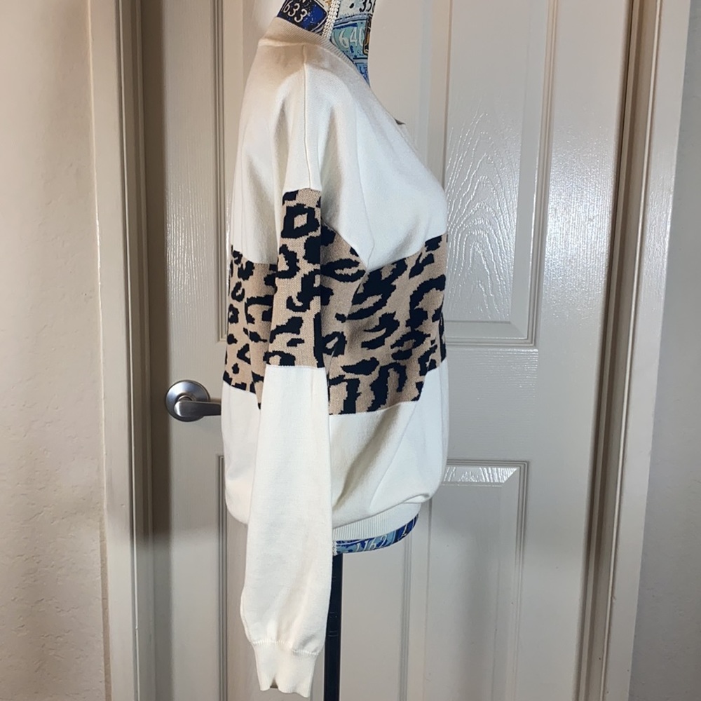 NEW! Leopard sweater - Picture 4 of 5